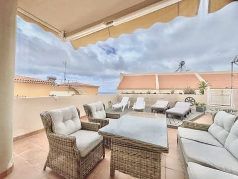 3 sypialnia Dom na sprzedaż w Santiago del Teide z basenem garażem - 595 000 € (Ref: 9460675)
