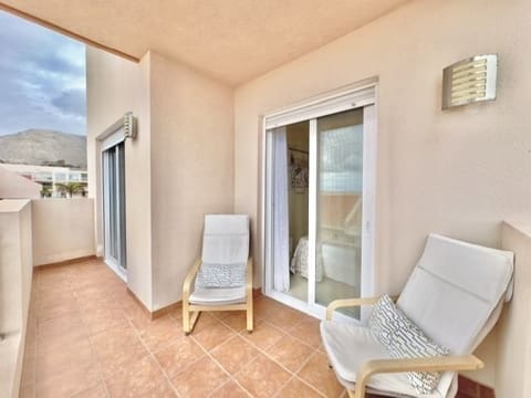 3 sypialnia Dom na sprzedaż w Santiago del Teide z basenem garażem - 595 000 € (Ref: 9460675)