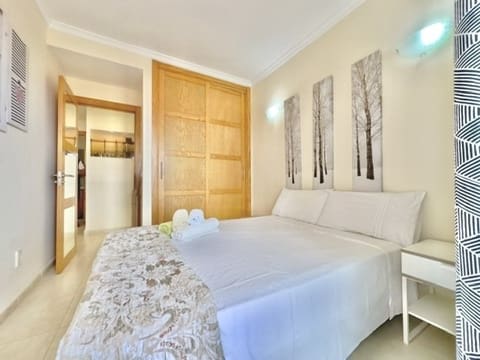 3 sypialnia Dom na sprzedaż w Santiago del Teide z basenem garażem - 595 000 € (Ref: 9460675)