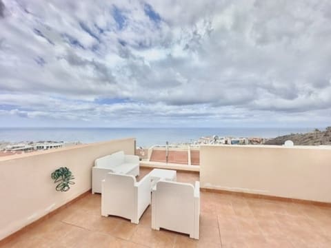 3 sypialnia Dom na sprzedaż w Santiago del Teide z basenem garażem - 595 000 € (Ref: 9460675)