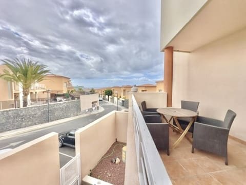 3 sypialnia Dom na sprzedaż w Santiago del Teide z basenem garażem - 595 000 € (Ref: 9460675)