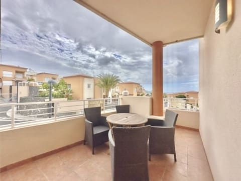 3 sypialnia Dom na sprzedaż w Santiago del Teide z basenem garażem - 595 000 € (Ref: 9460675)