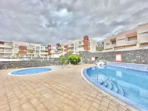3 sypialnia Dom na sprzedaż w Santiago del Teide z basenem garażem - 595 000 € (Ref: 9460675)