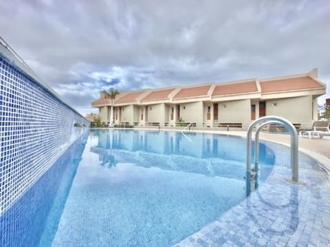 3 sypialnia Dom na sprzedaż w Santiago del Teide z basenem garażem - 595 000 € (Ref: 9460675)