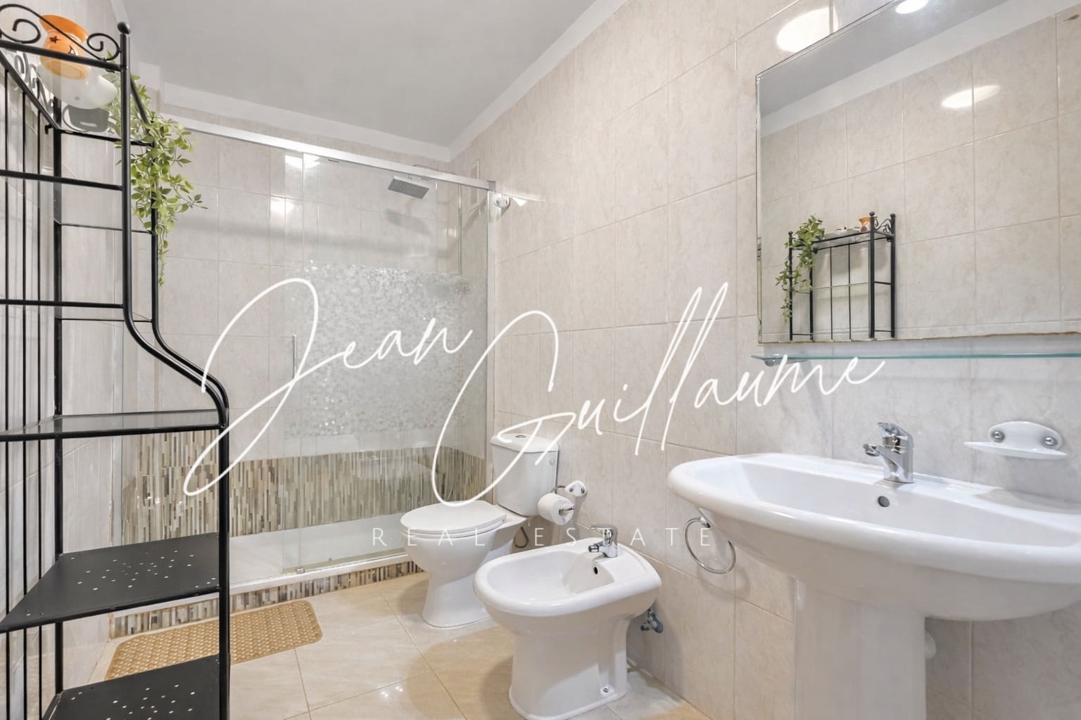 2 bedroom Apartment for sale in Playa Paraiso with pool - € 285,000 (Ref: 9490898)