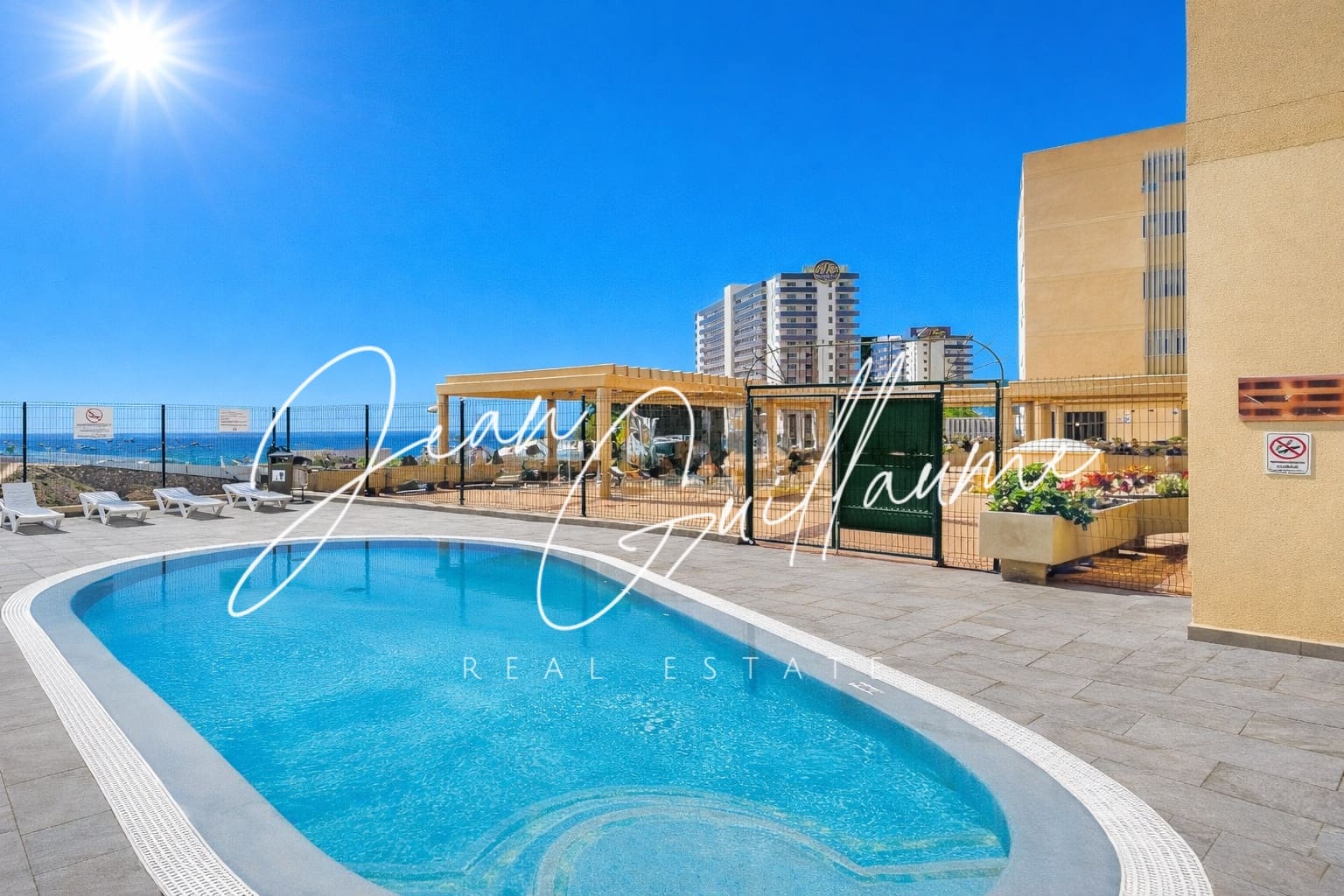 2 bedroom Apartment for sale in Playa Paraiso with pool - € 285,000 (Ref: 9490898)