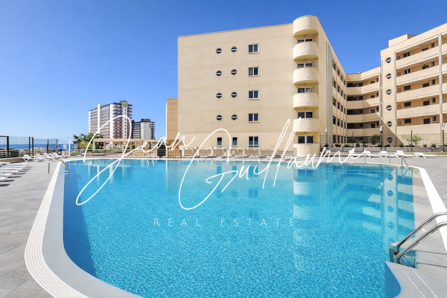 2 bedroom Apartment for sale in Playa Paraiso with pool - € 285,000 (Ref: 9490898)