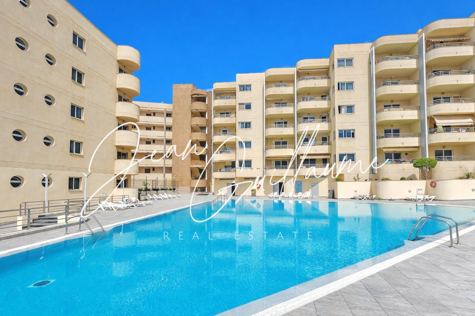 2 bedroom Apartment for sale in Playa Paraiso with pool - € 285,000 (Ref: 9490898)