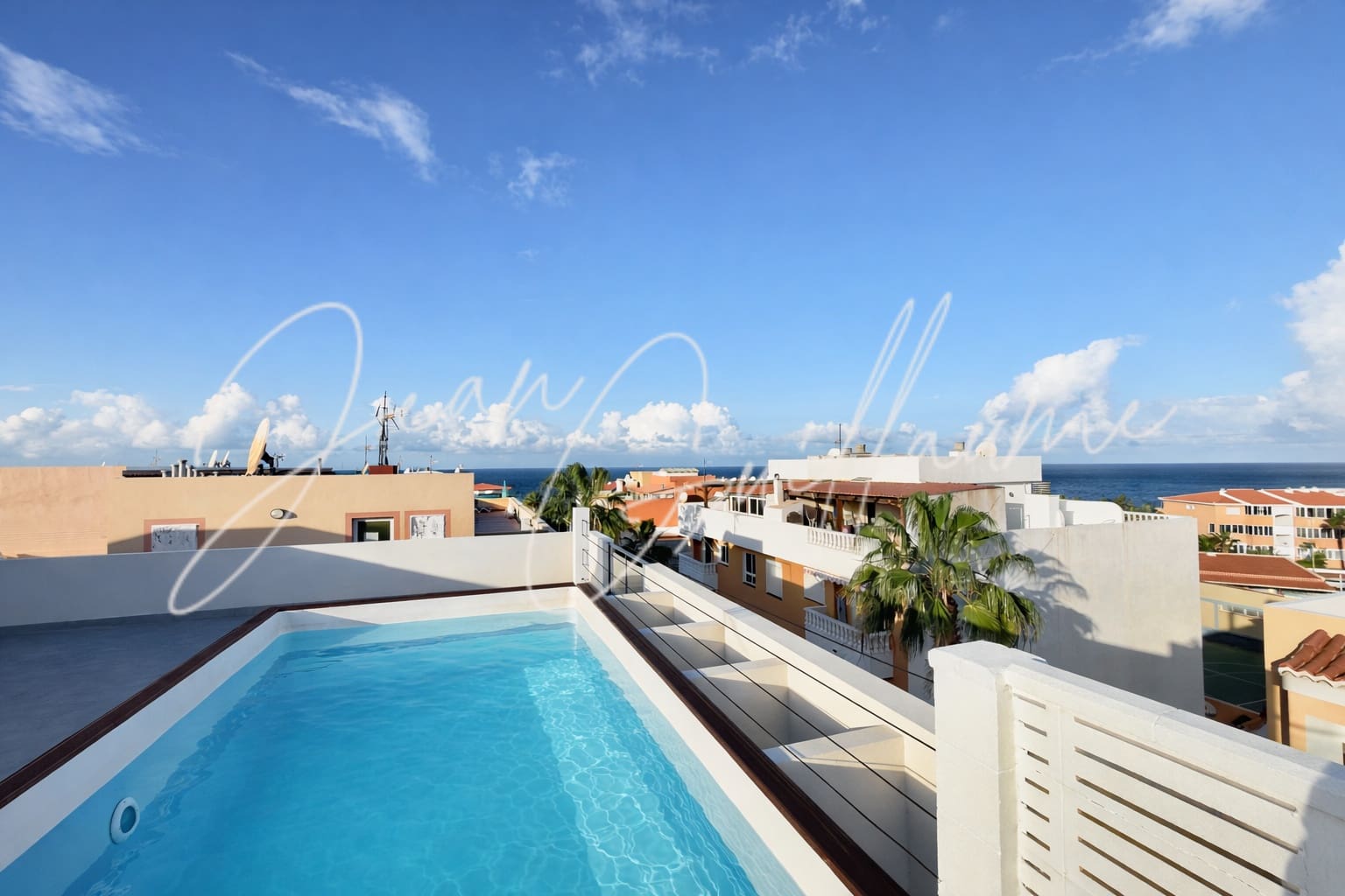 2 quarto Apartamento para venda em Playa San Juan com piscina garagem - 325 000 € (Ref: 9553047)