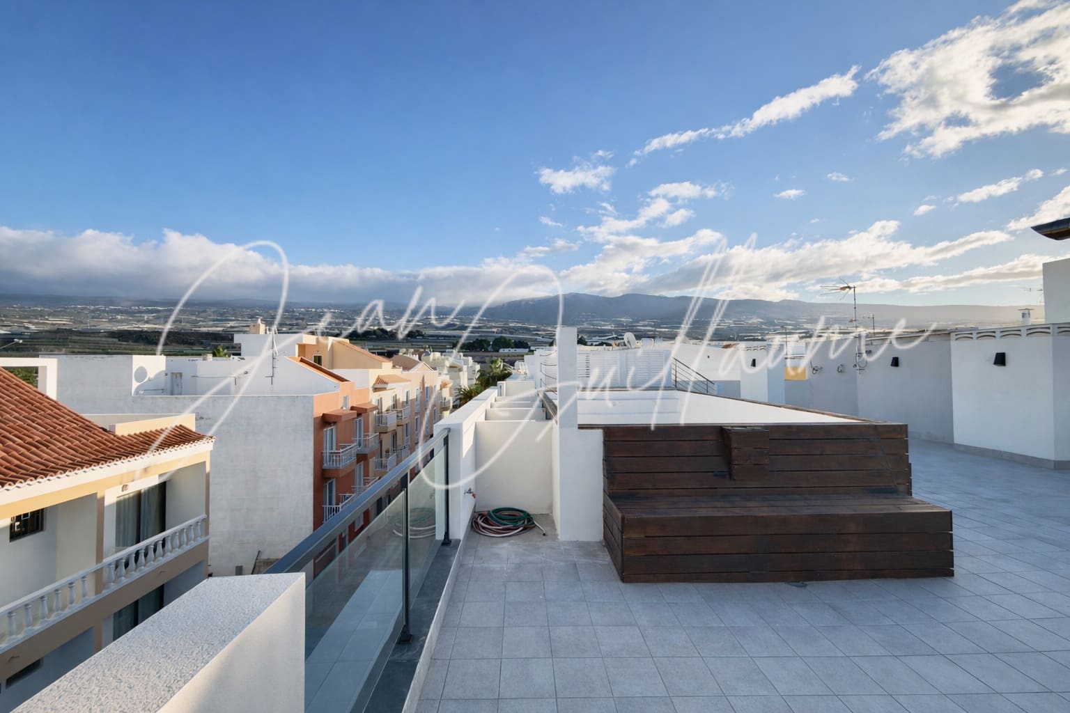 2 quarto Apartamento para venda em Playa San Juan com piscina garagem - 325 000 € (Ref: 9553047)