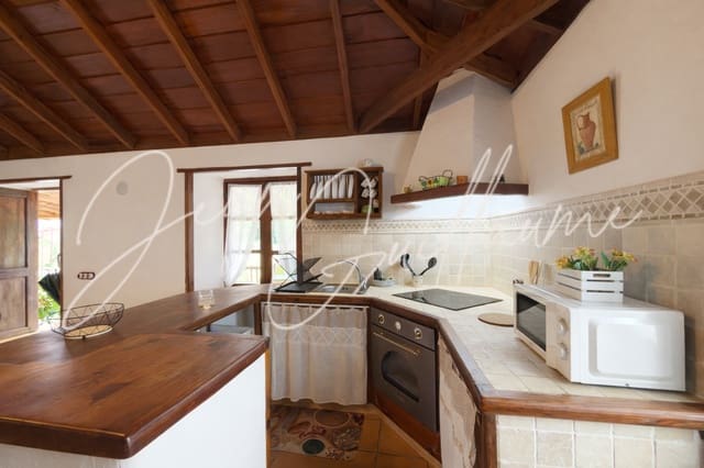 2 makuuhuone Maalaistalo myytävänä paikassa El Tanque mukana uima-altaan 
autotalli - 450 000 € (Ref: 9558884)