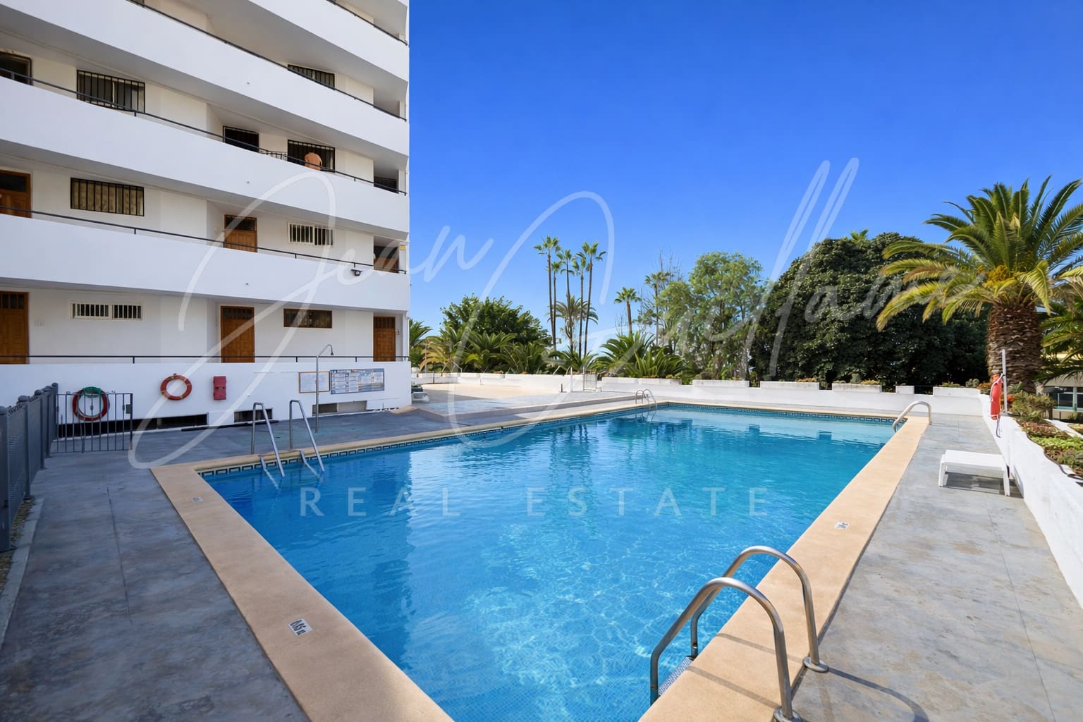 1 bedroom Apartment for sale in Los Cristianos with pool garage - € 309,950 (Ref: 9619822)