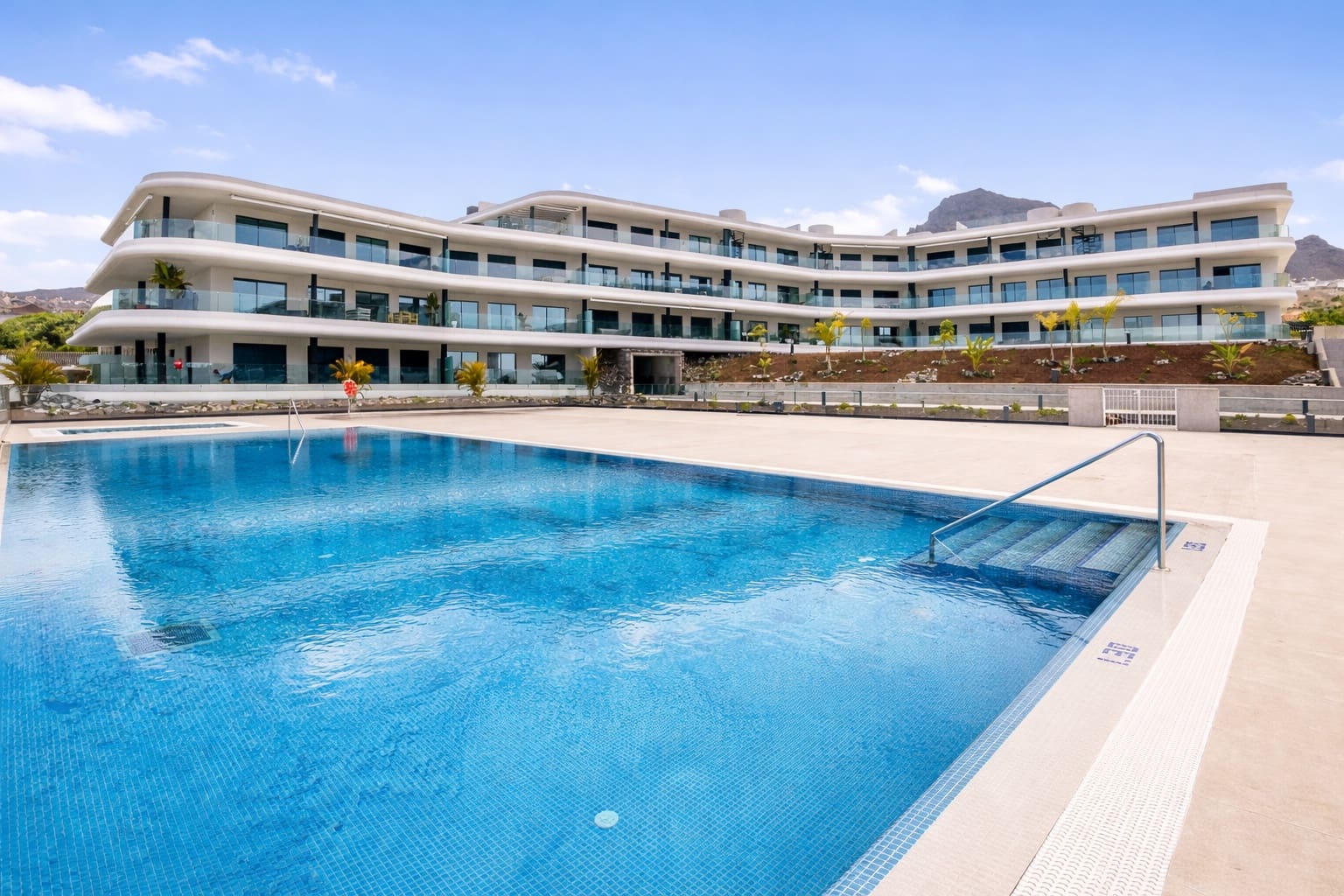 2 Zimmer Apartment zu verkaufen in Costa Adeje mit Pool Garage - 595.000 € (Ref: 9769029)