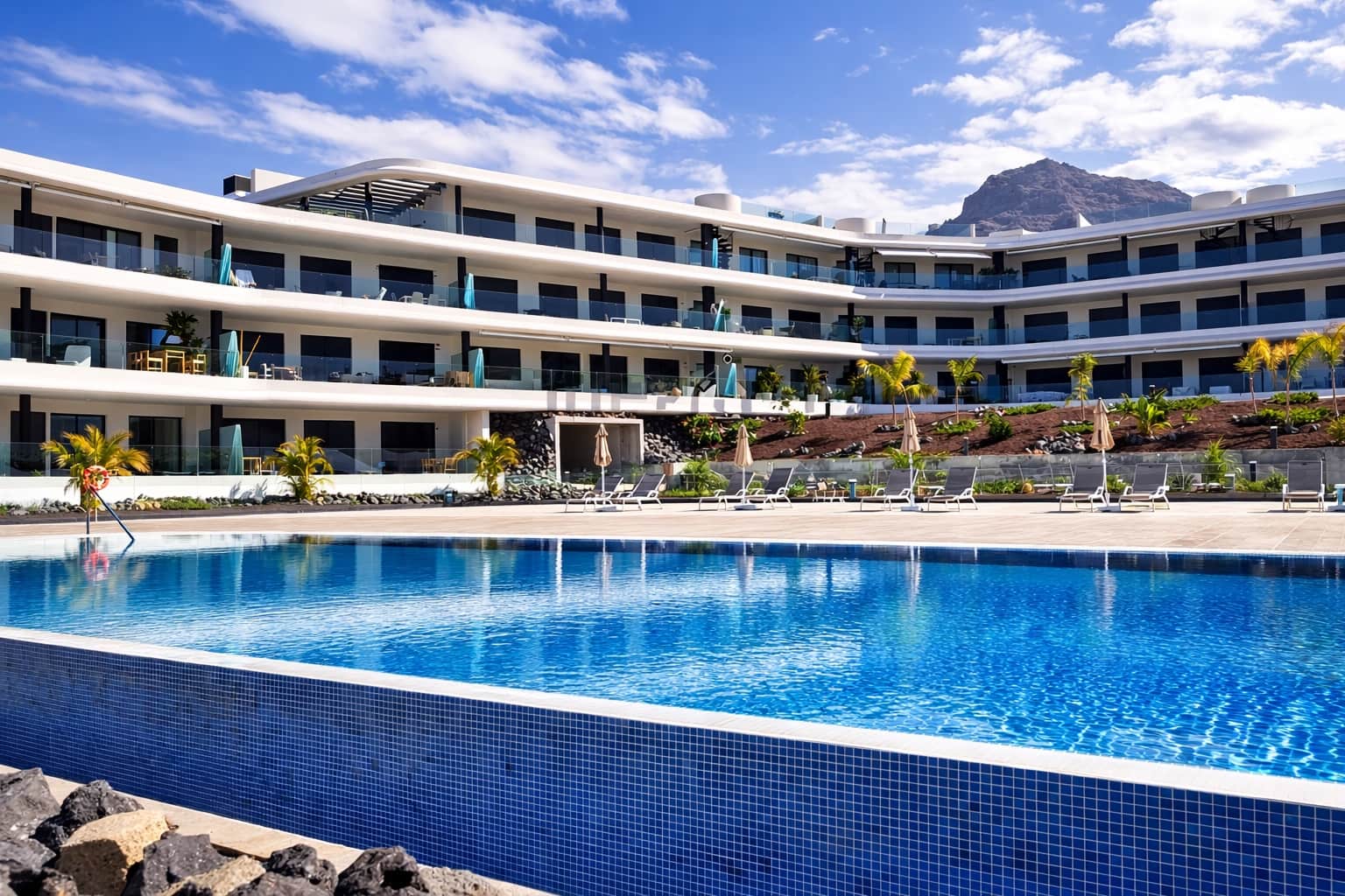 2 sypialnia Apartament na sprzedaż w Costa Adeje z basenem garażem - 590 000 € (Ref: 9769051)