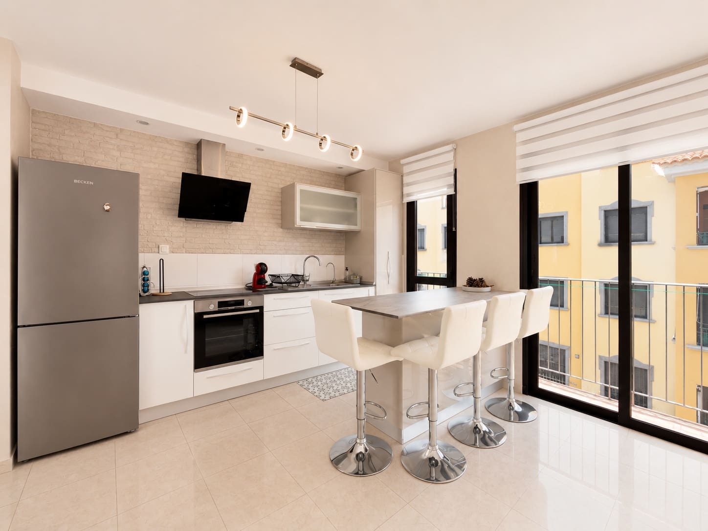 2 bedroom Apartment for sale in Adeje with garage - € 274,900 (Ref: 9826065)