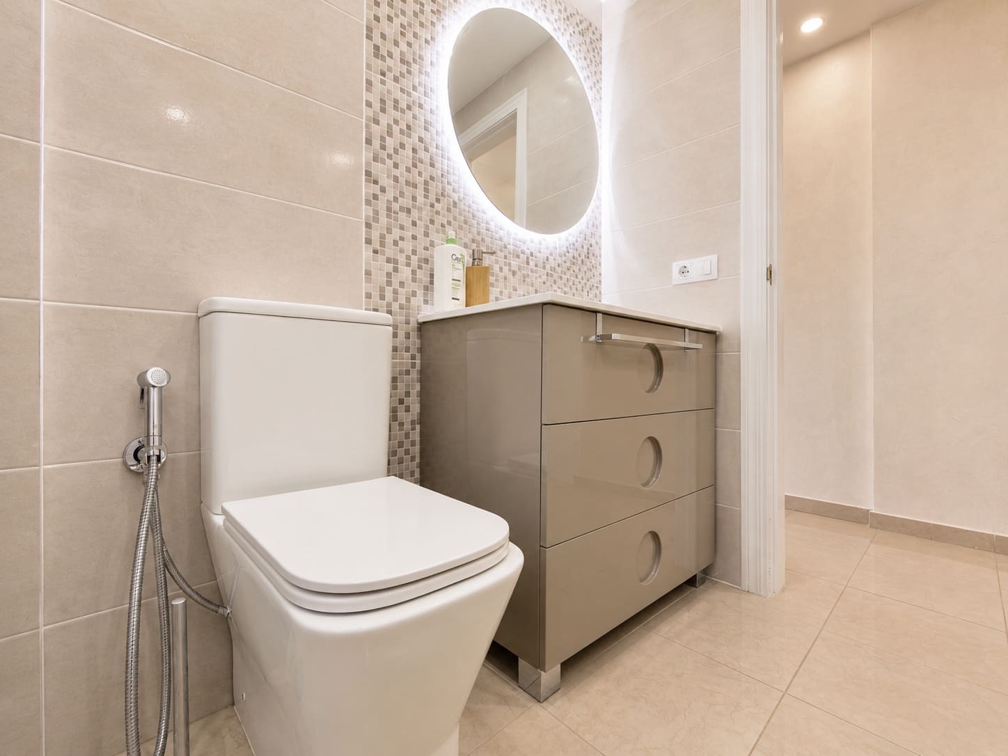2 bedroom Apartment for sale in Adeje with garage - € 274,900 (Ref: 9826065)