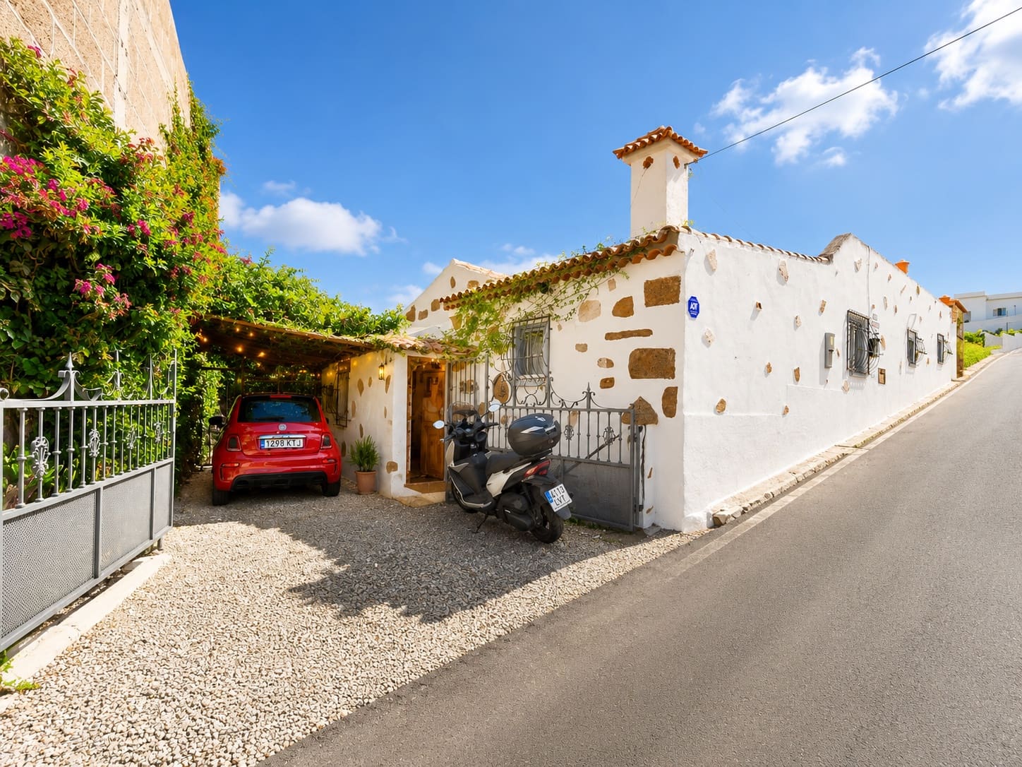 2 bedroom Finca/Country House for sale in El Roque with garage - € 479,000 (Ref: 9858338)
