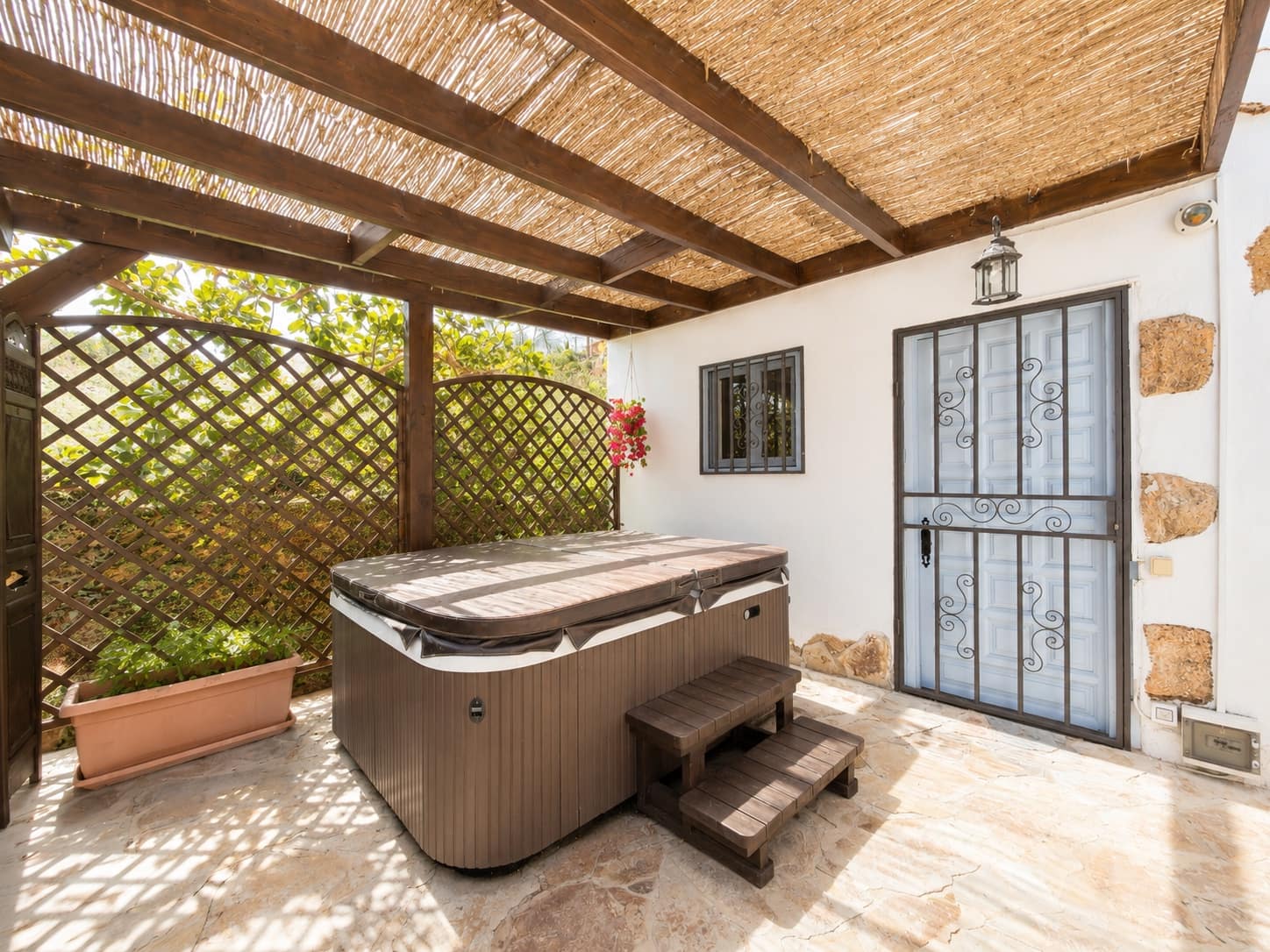 2 bedroom Finca/Country House for sale in El Roque with garage - € 479,000 (Ref: 9858338)