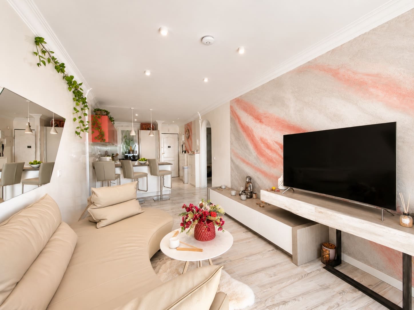 Apartamento de 2 habitaciones en Costa Adeje en venta con piscina garaje - 395.000 € (Ref: 9889245)