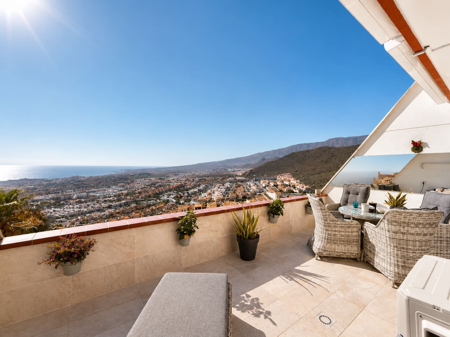 Apartamento de 2 habitaciones en Costa Adeje en venta con piscina garaje - 395.000 € (Ref: 9889245)