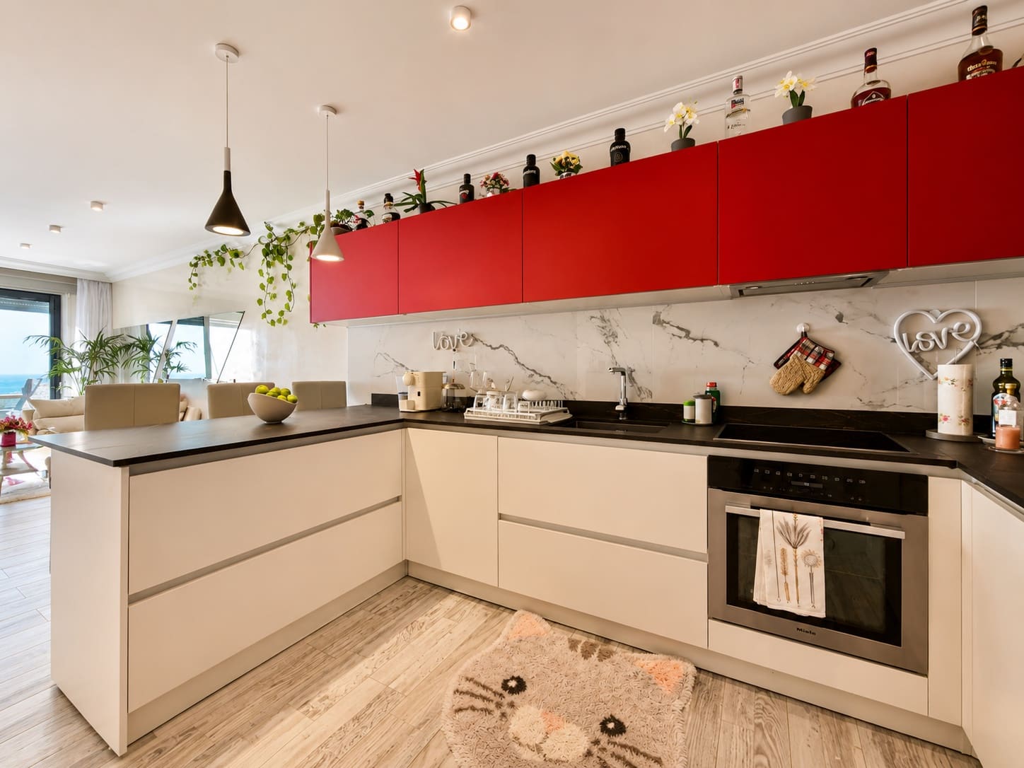 Apartamento de 2 habitaciones en Costa Adeje en venta con piscina garaje - 395.000 € (Ref: 9889245)