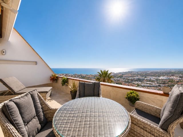 Apartamento de 2 habitaciones en Torviscas Centro y Alto, Adeje en venta con piscina garaje - 395.000 € (Ref: 9889245)
