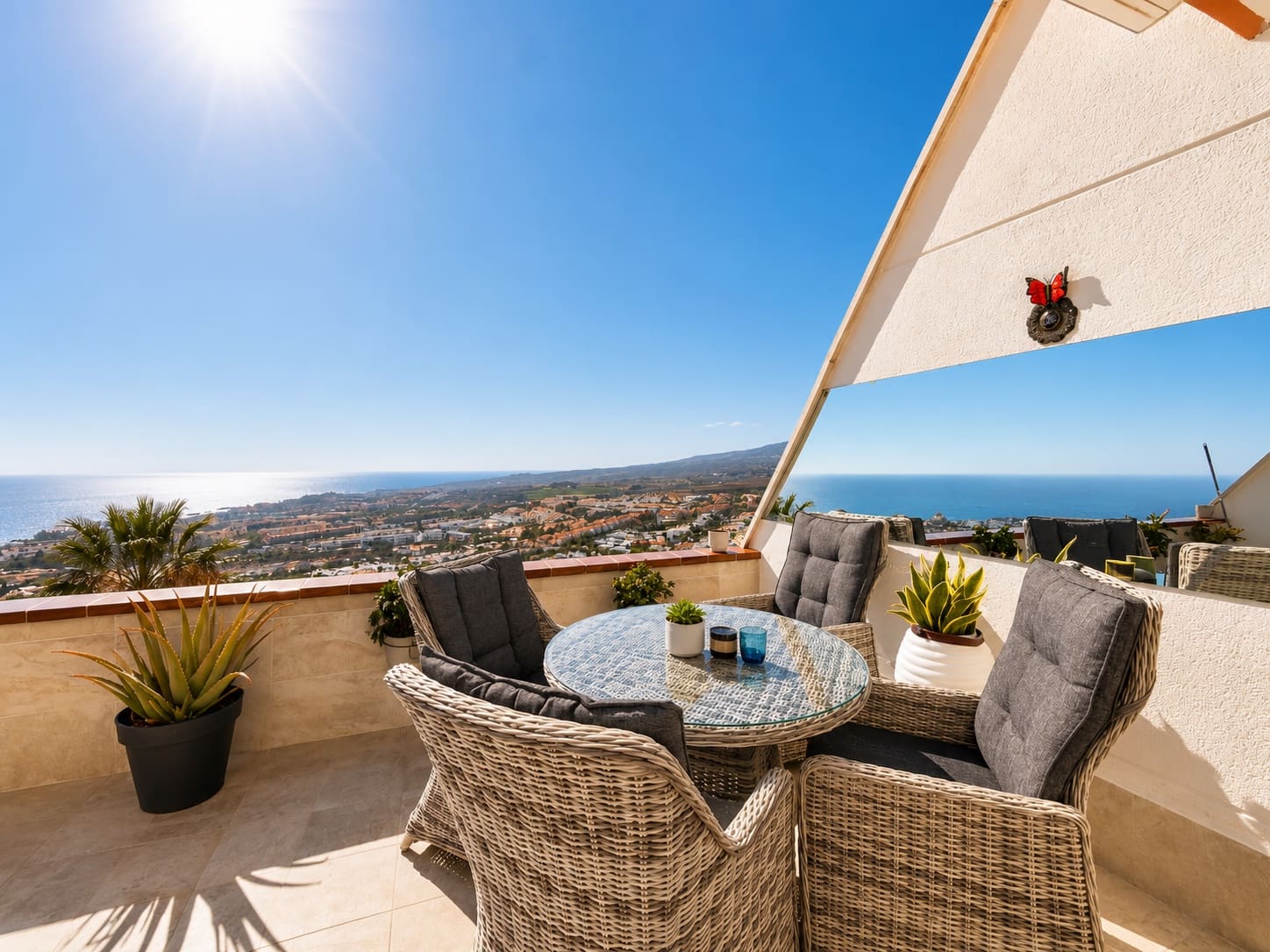 Apartamento de 2 habitaciones en Costa Adeje en venta con piscina garaje - 395.000 € (Ref: 9889245)