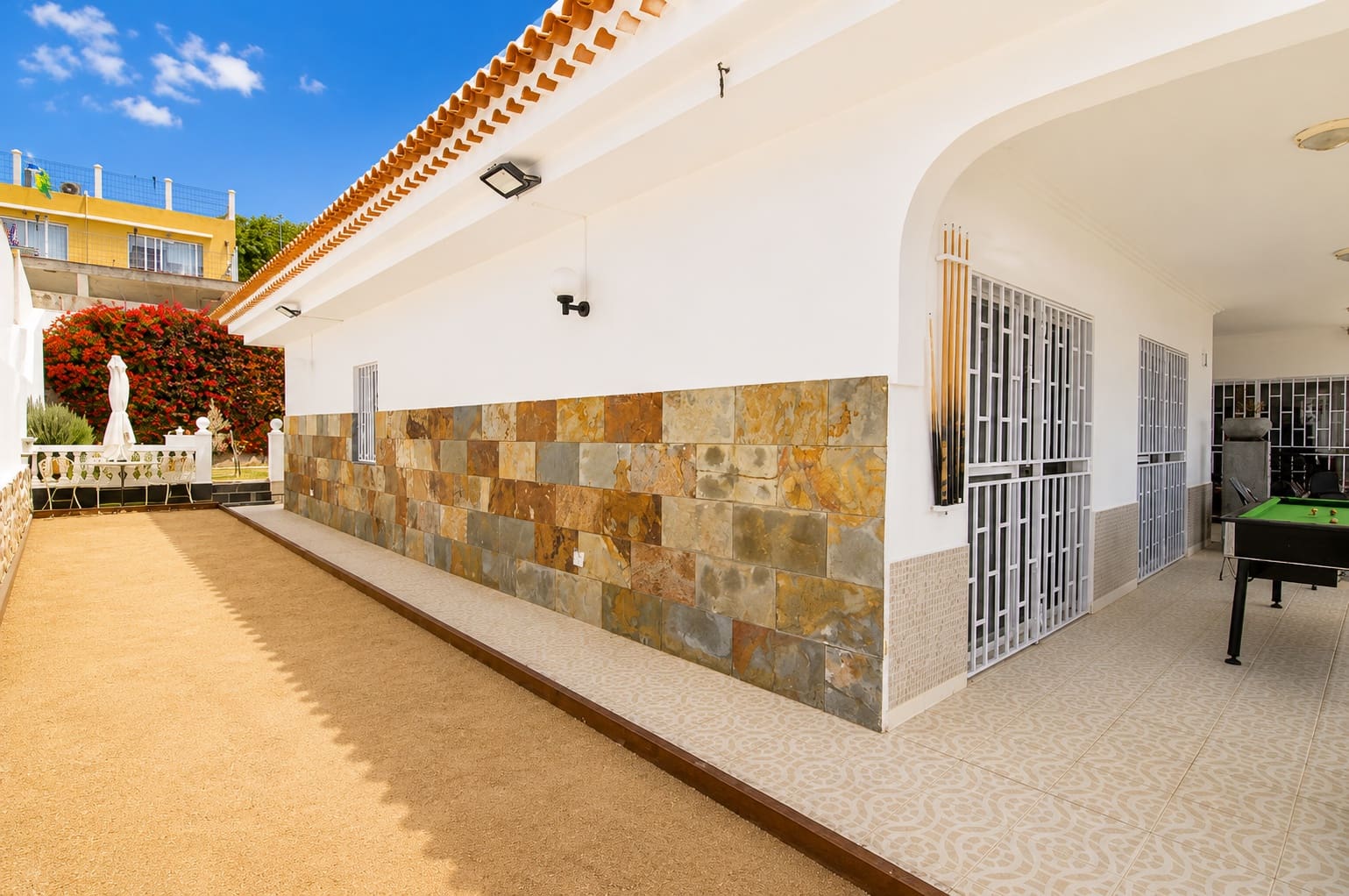 4 Zimmer Villa zu verkaufen in Valle de San Lorenzo mit Garage - 780.000 € (Ref: 9891298)