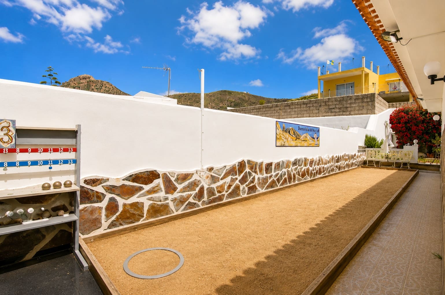 4 Zimmer Villa zu verkaufen in Valle de San Lorenzo mit Garage - 780.000 € (Ref: 9891298)