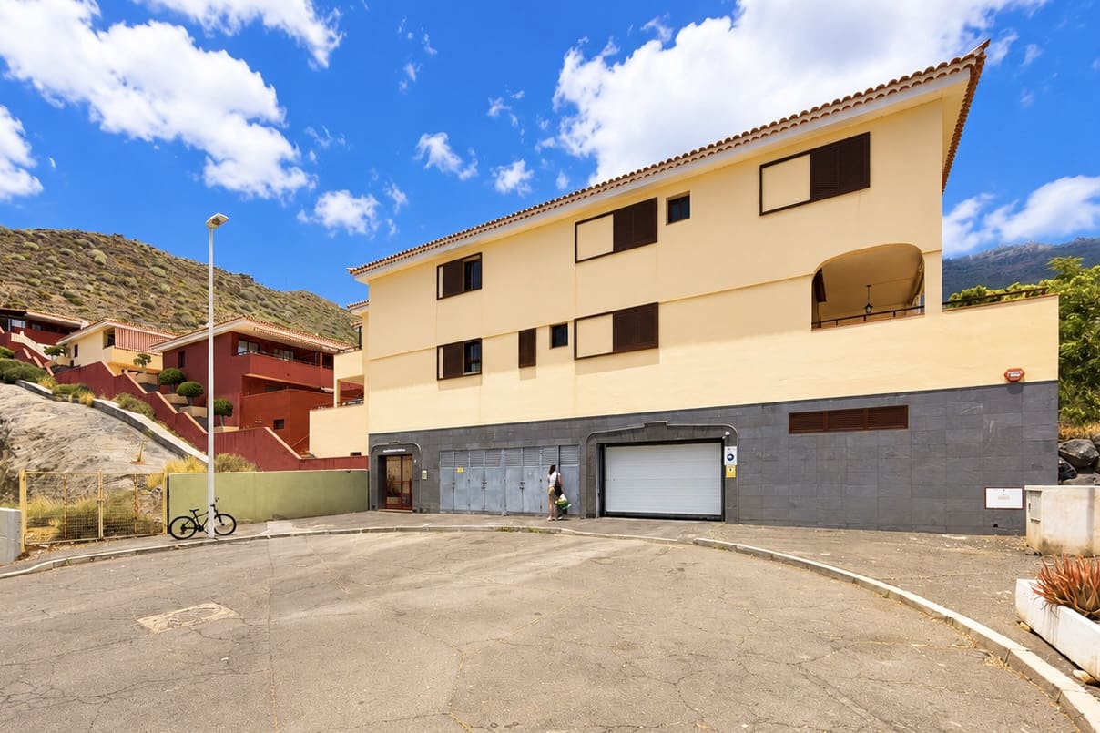 3 bedroom Townhouse for sale in El Madronal with garage - € 400,000 (Ref: 9927974)