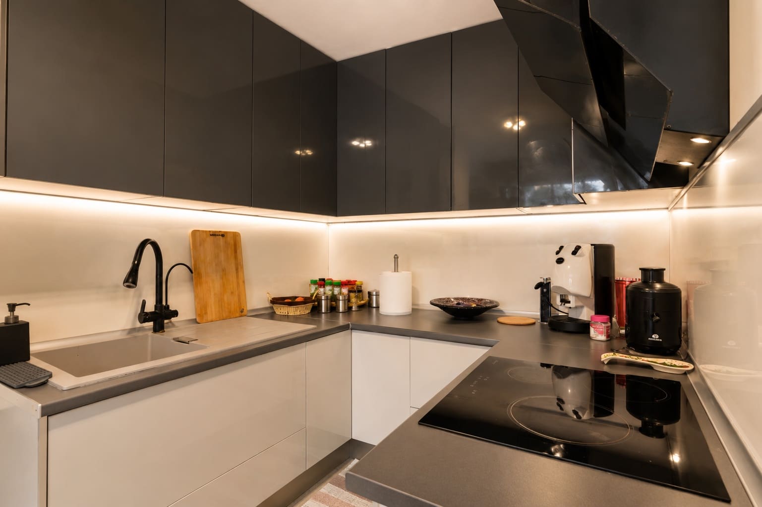 3 bedroom Townhouse for sale in El Madronal with garage - € 400,000 (Ref: 9927974)