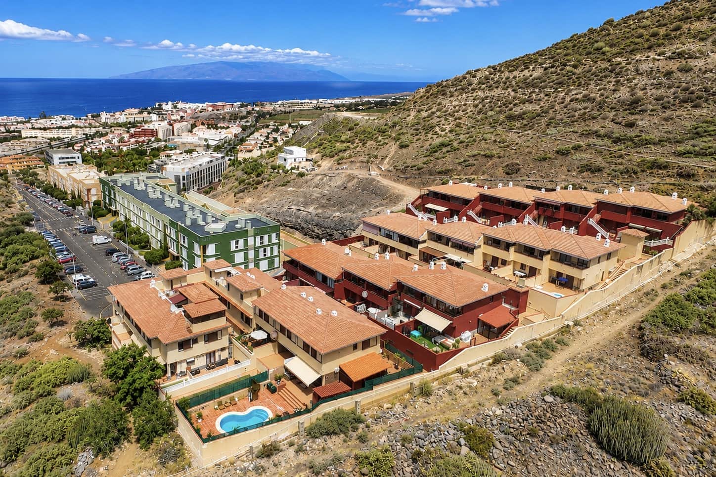 3 bedroom Townhouse for sale in El Madronal with garage - € 400,000 (Ref: 9927974)