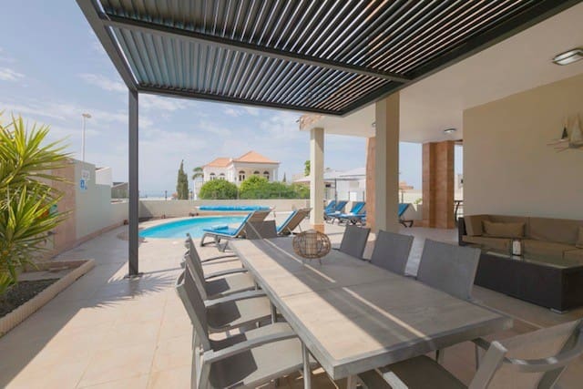 4 soveværelse Villa til salg i Fañabe, Adeje med swimmingpool - € 1.680.000 (Ref: 9353850)