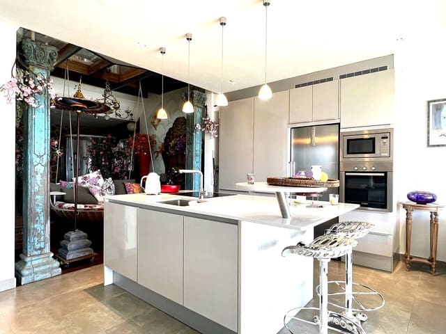 3 slaapkamer Appartement te koop in La Caleta Adeje, Adeje met zwembad - € 1.290.000 (Ref: 9353852)