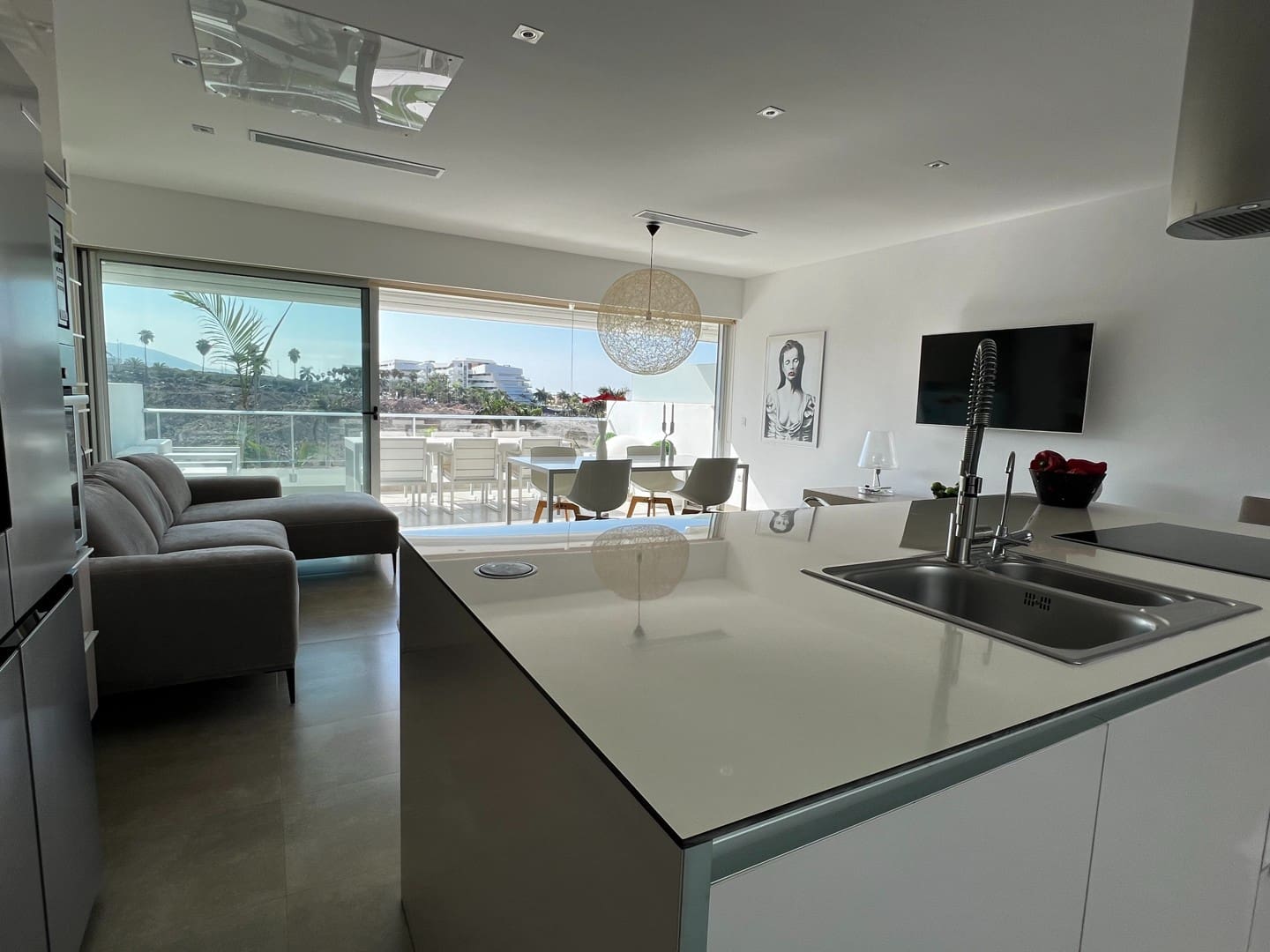 3 sovrum Lägenhet till salu i La Caleta Adeje med pool - 1 395 000 € (Ref: 9353853)