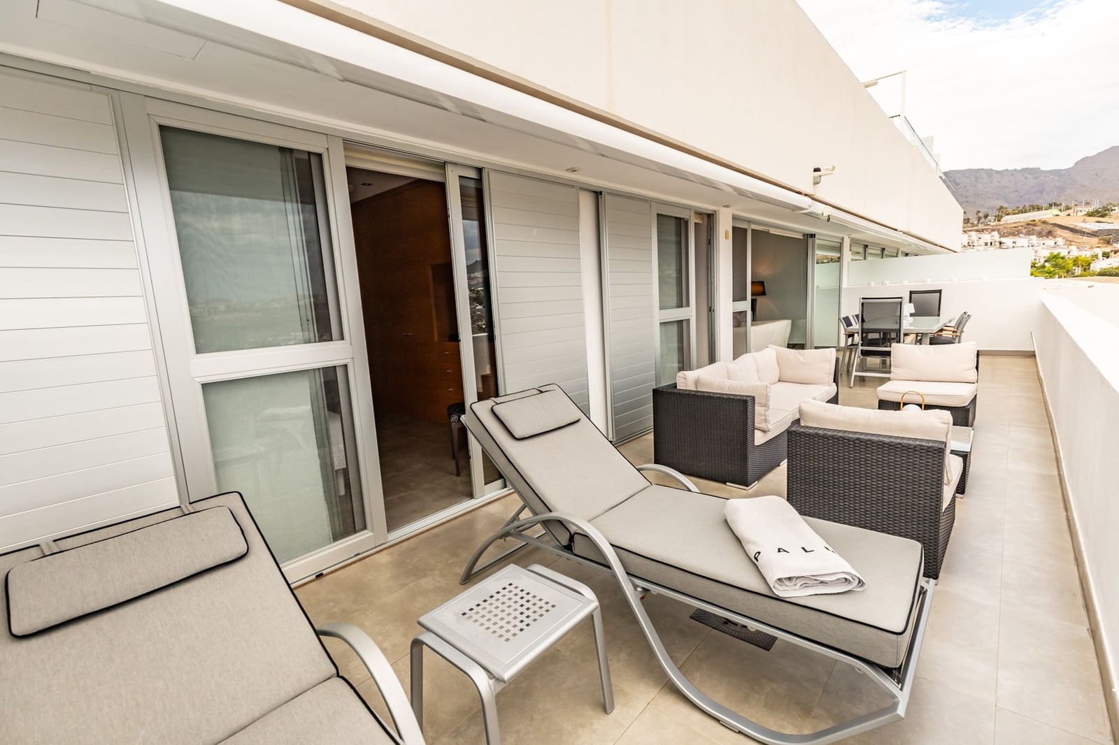 3 sovrum Takvåning till salu i La Caleta Adeje med pool - 1 985 000 € (Ref: 9353854)