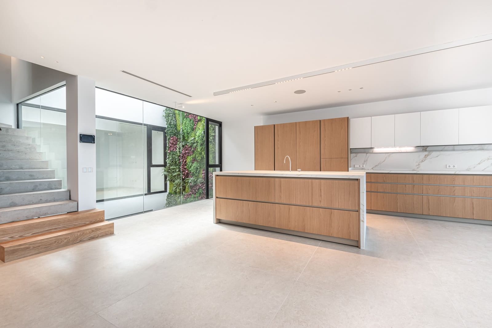 5 soveværelse Villa til salg i Palm-Mar med swimmingpool - € 2.850.000 (Ref: 9353859)