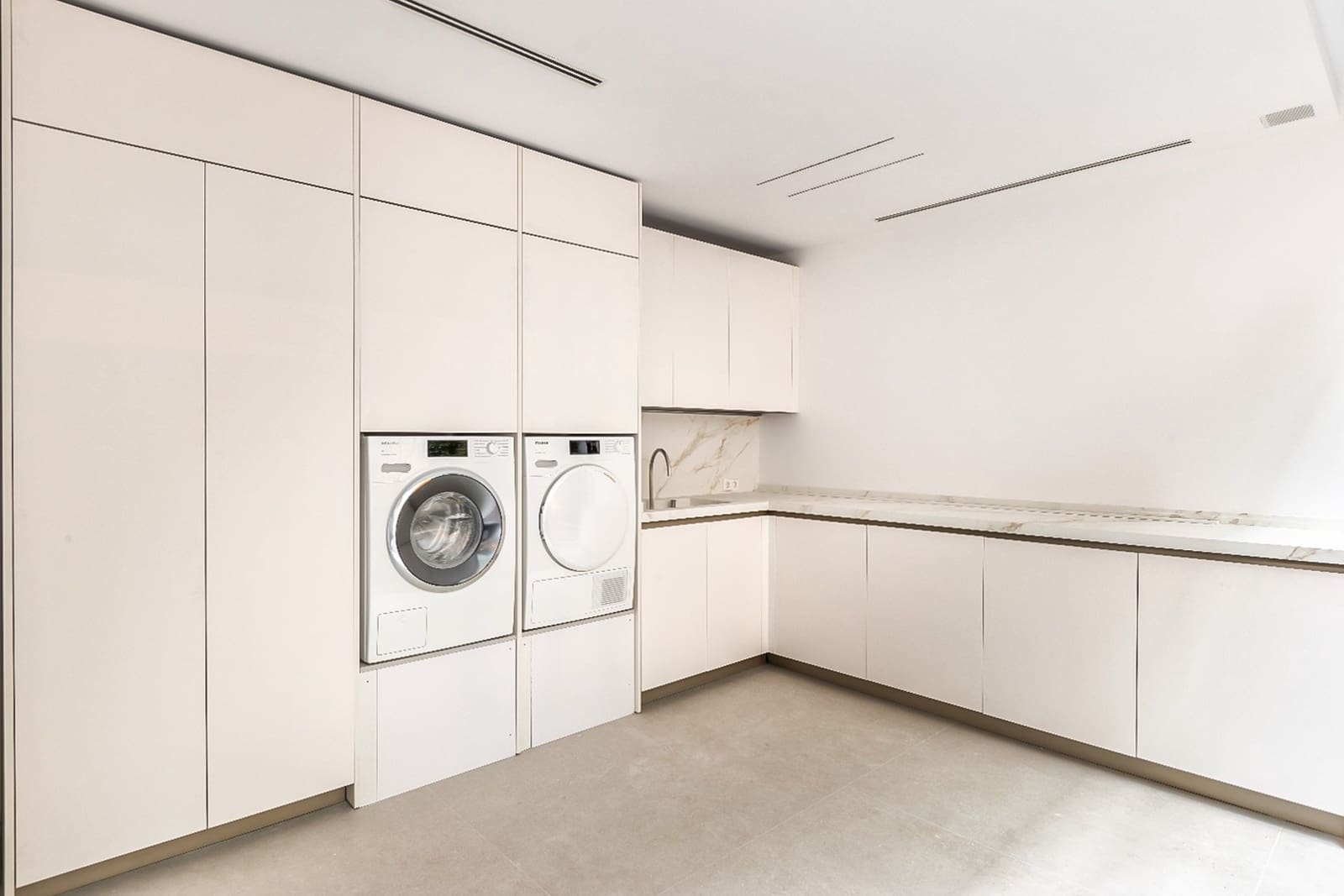 5 soveværelse Villa til salg i Palm-Mar med swimmingpool - € 2.850.000 (Ref: 9353859)