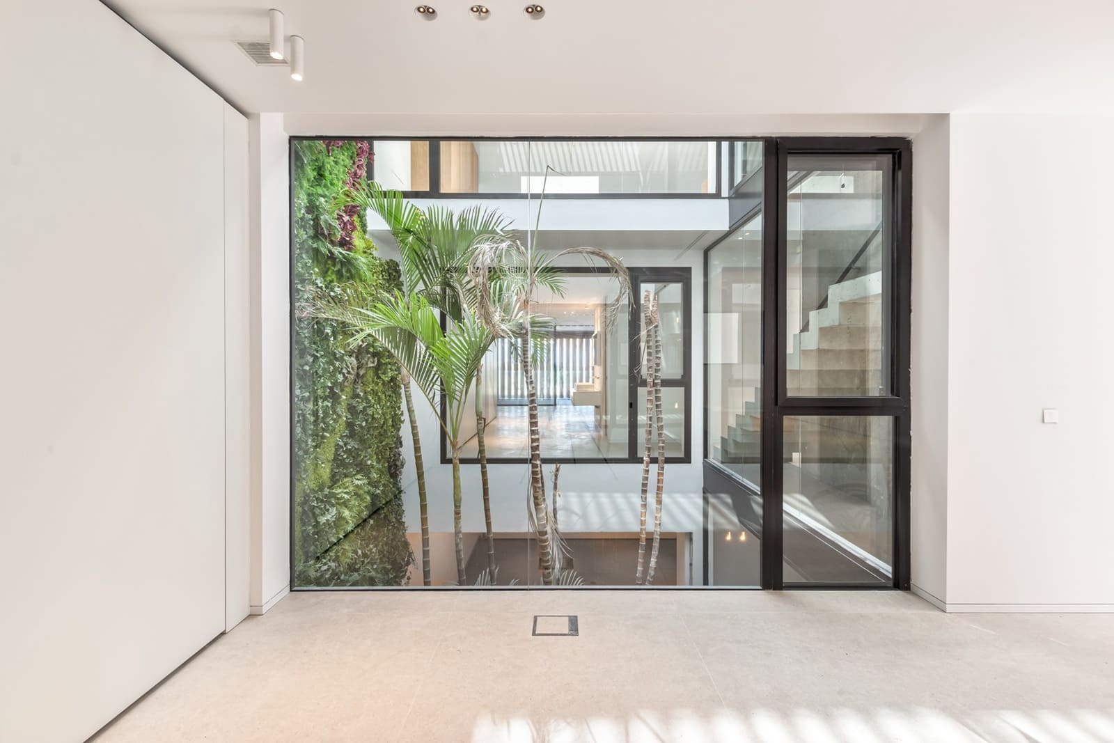 5 soveværelse Villa til salg i Palm-Mar med swimmingpool - € 2.850.000 (Ref: 9353859)