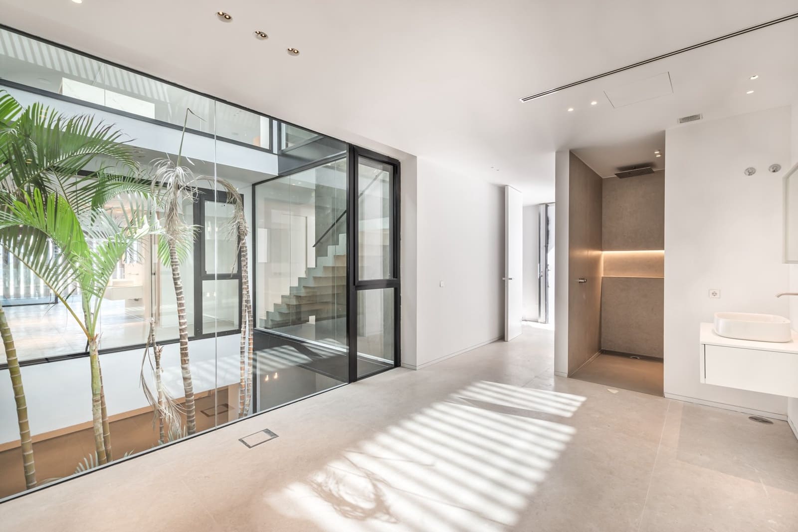 5 soveværelse Villa til salg i Palm-Mar med swimmingpool - € 2.850.000 (Ref: 9353859)