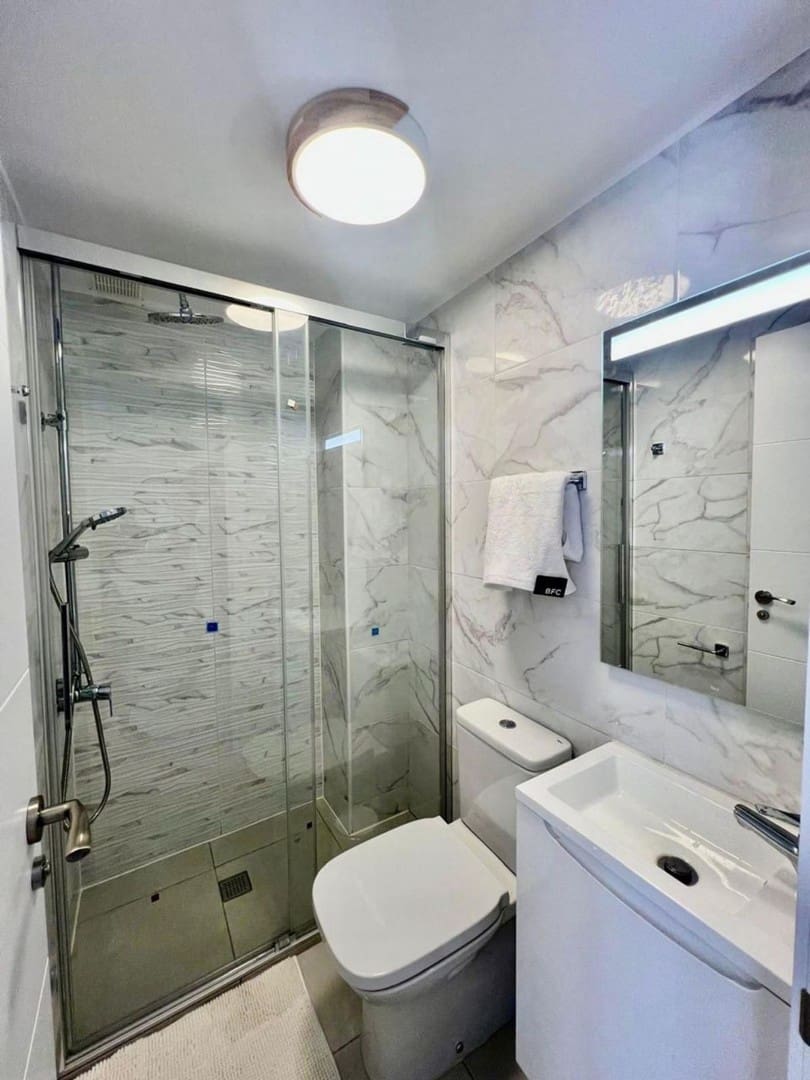 3 slaapkamer Penthouse te koop in Playa de las Americas met zwembad - € 590.000 (Ref: 9353860)