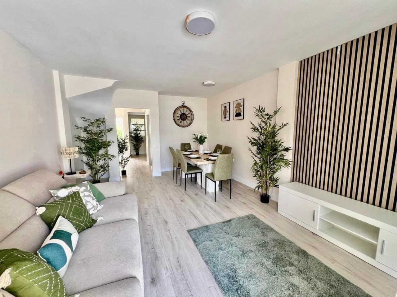 3 slaapkamer Penthouse te koop in Playa de las Americas met zwembad - € 590.000 (Ref: 9353860)