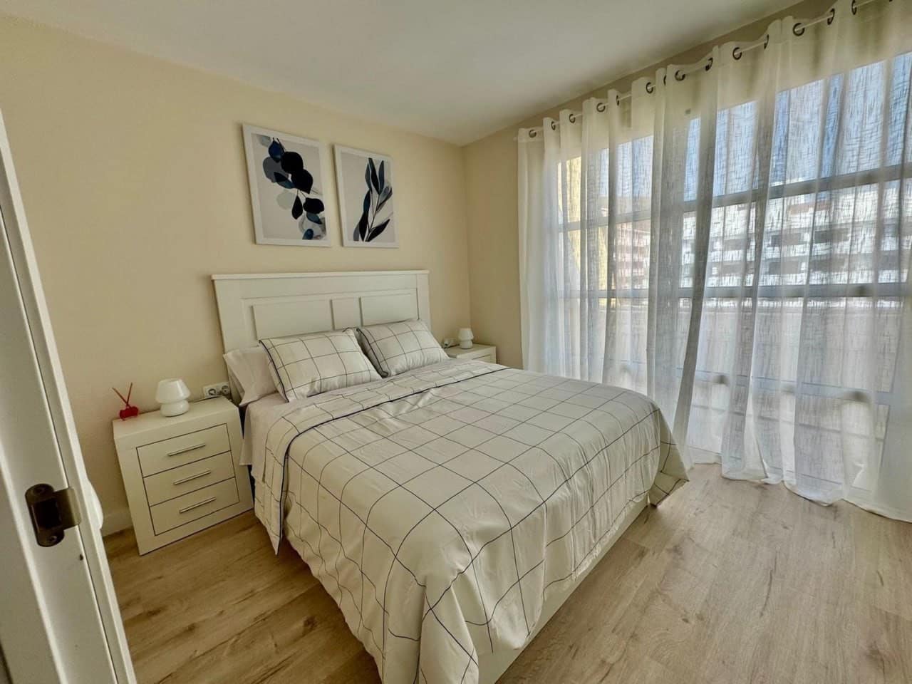 3 slaapkamer Penthouse te koop in Playa de las Americas met zwembad - € 590.000 (Ref: 9353860)