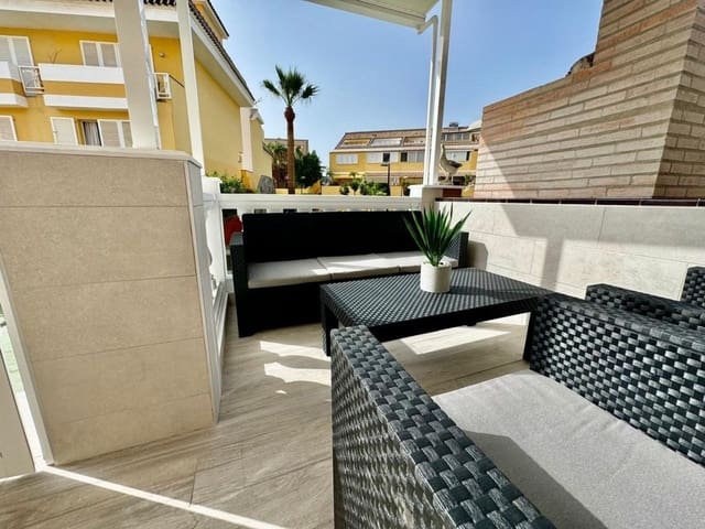 3 slaapkamer Penthouse te koop in Playa de las Americas, Arona met zwembad - € 590.000 (Ref: 9353860)