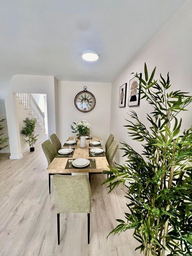 3 slaapkamer Penthouse te koop in Playa de las Americas met zwembad - € 590.000 (Ref: 9353860)