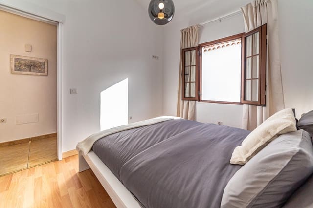 1 slaapkamer Penthouse te koop in San Miguel de Abona met zwembad - € 249.000 (Ref: 9353863)