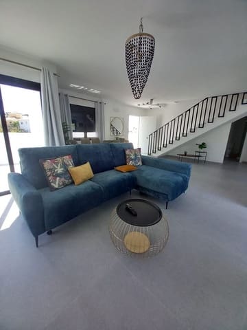 4 bedroom Villa for sale in San Miguel de Abona with pool - € 570,000 (Ref: 9353864)