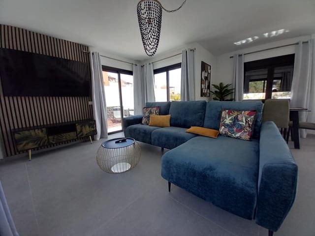 4 bedroom Villa for sale in San Miguel de Abona with pool - € 570,000 (Ref: 9353864)