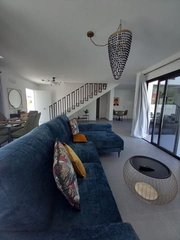 4 bedroom Villa for sale in San Miguel de Abona with pool - € 570,000 (Ref: 9353864)