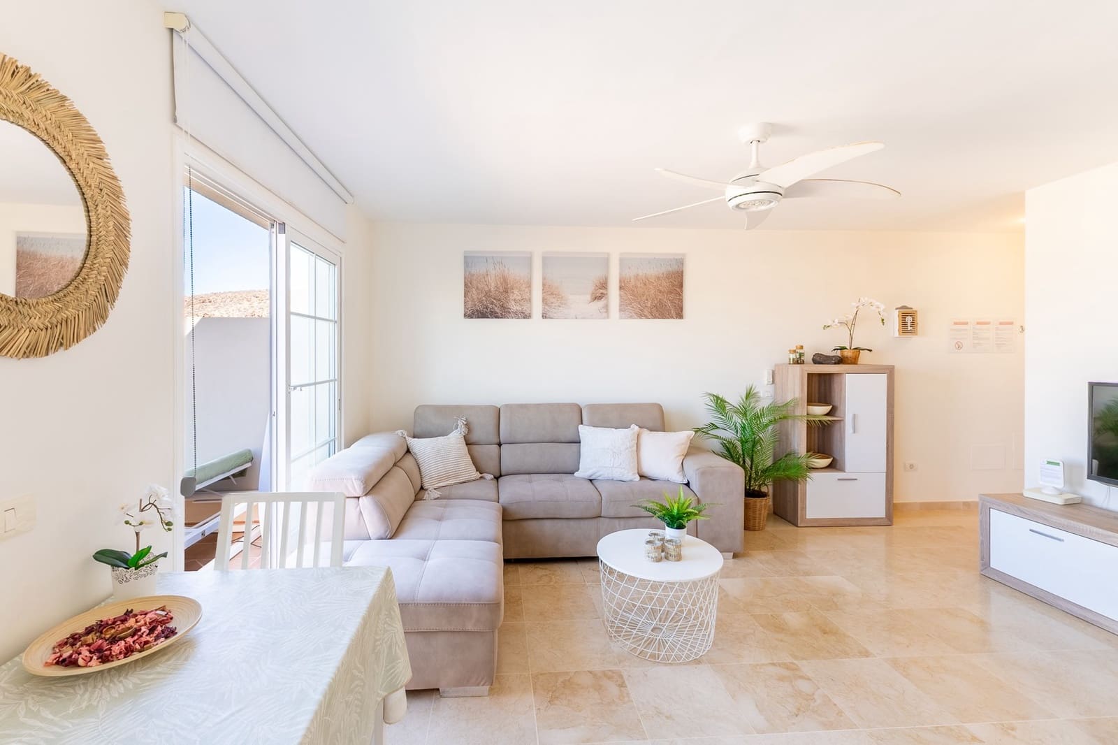 2 slaapkamer Appartement te koop in Palm-Mar met zwembad - € 476.000 (Ref: 9353870)